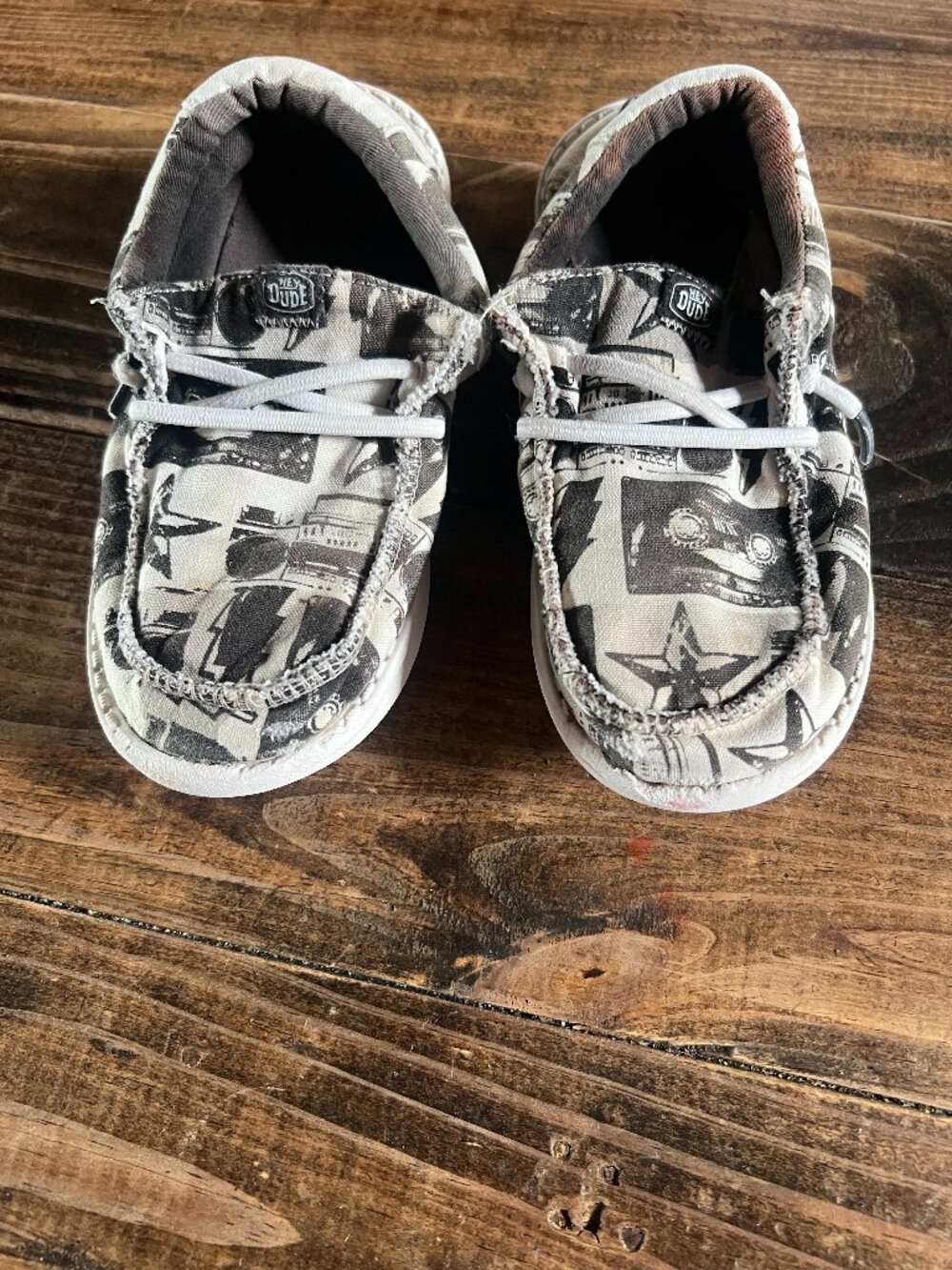 Hey Dude  size 13  White Black Wally Y Boombox Loafers Kids Slip On Shoes
